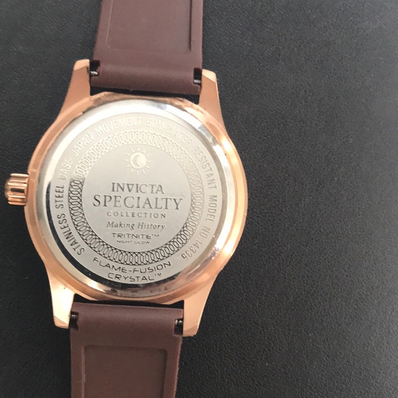 Invicta men’s watch  (Needs new battery ) - Picture 5 of 6